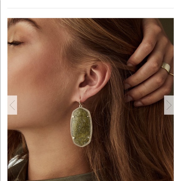Kendra Scott Danielle earrings - Picture 2 of 6